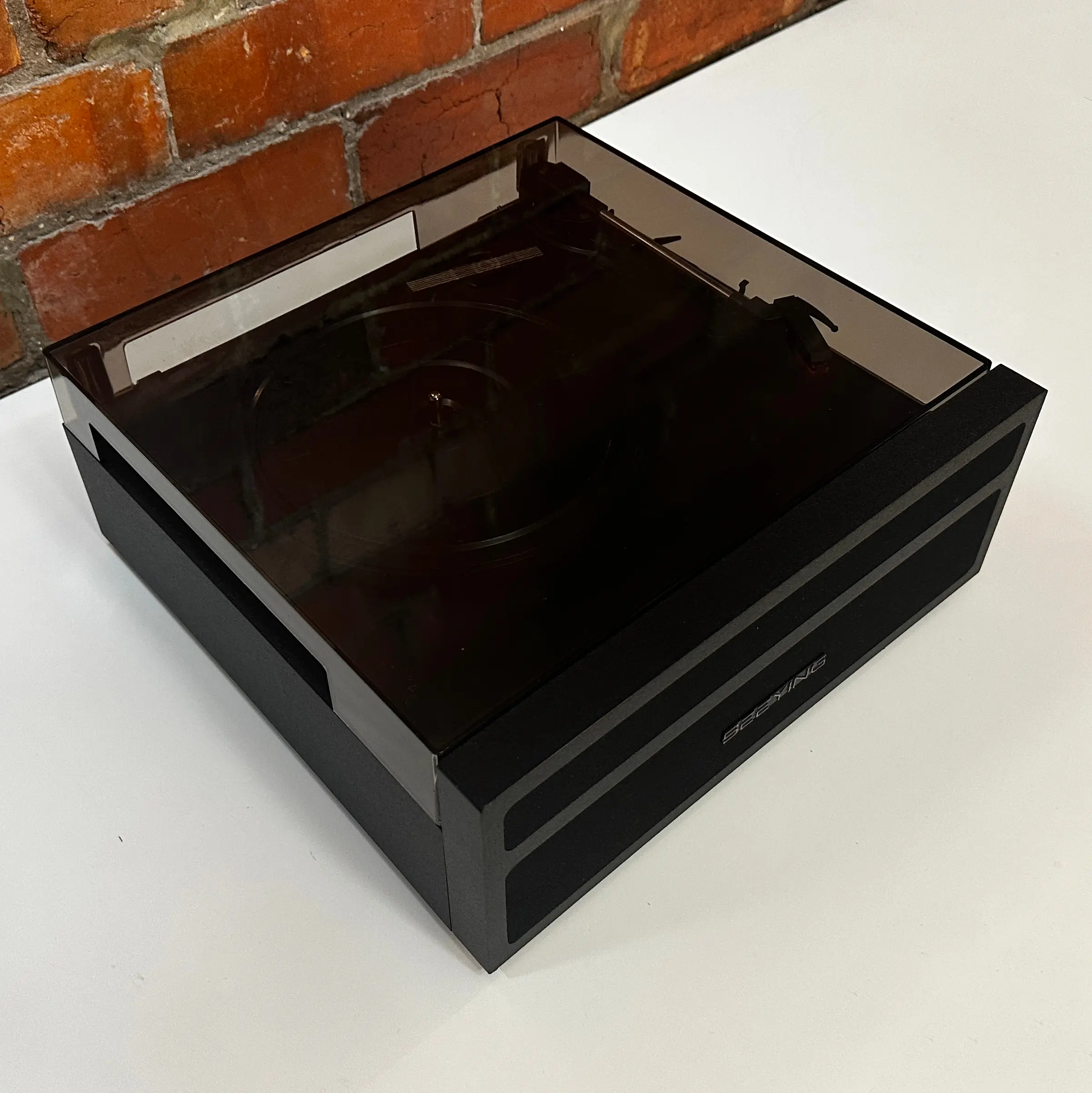 Black Record Player Vinyl Turntable with Integrated Internal Speakers and Bluetooth - Image 3